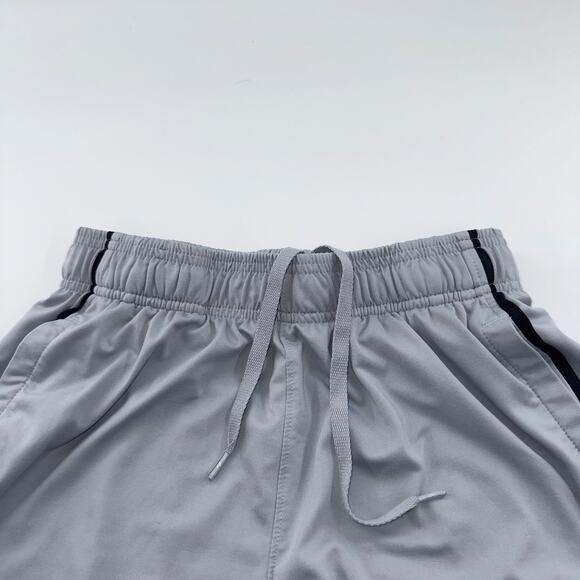 Under Armour Athletic Shorts Gray Black Loose Fit Mens Small Pockets Drawstring - Picture 3 of 7